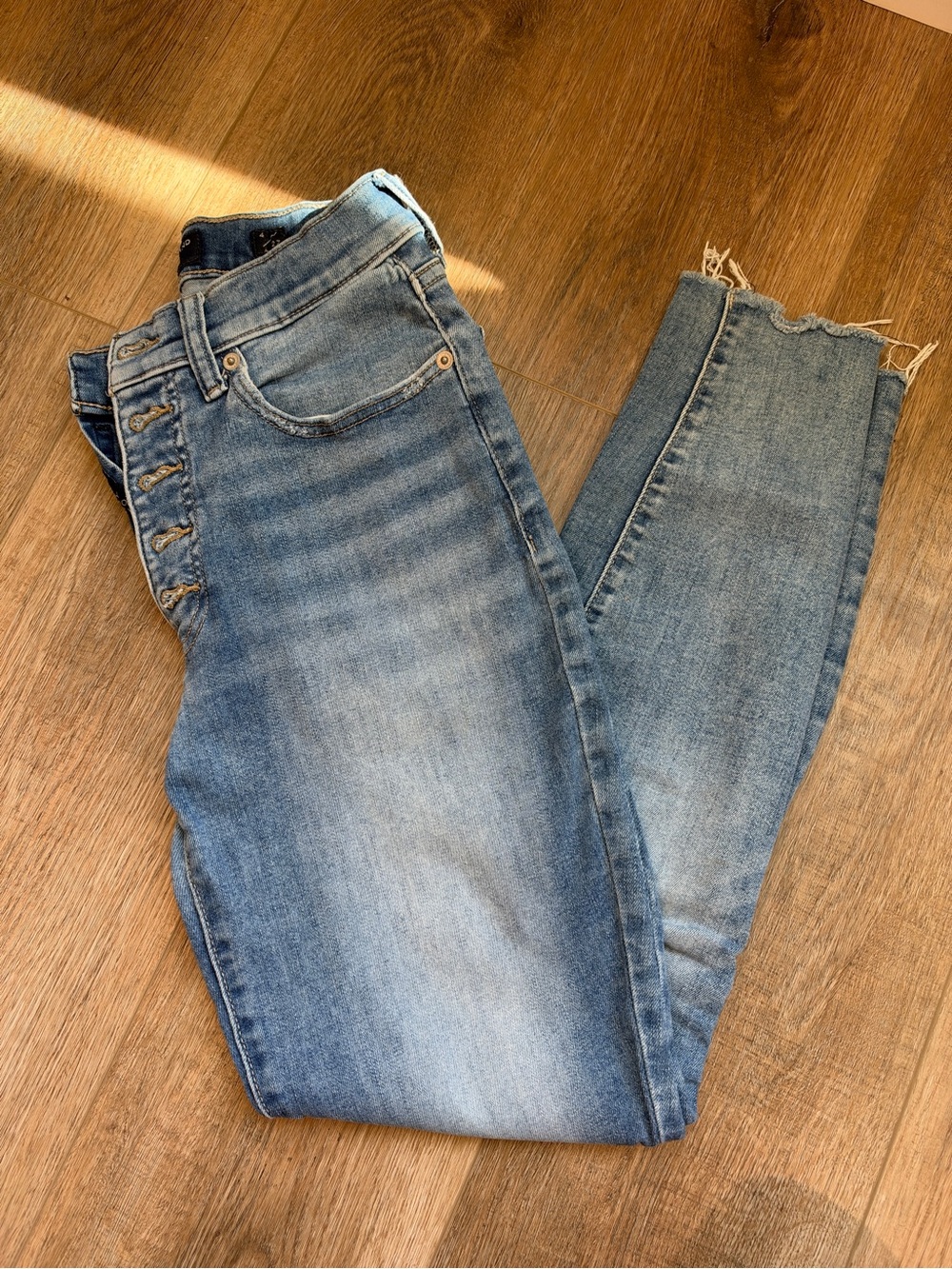 Lucky Brand Washed Light Blue High-Rise Raw Hem Jeans